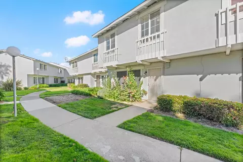 63 Omaha Ct, Sacramento, CA 95823