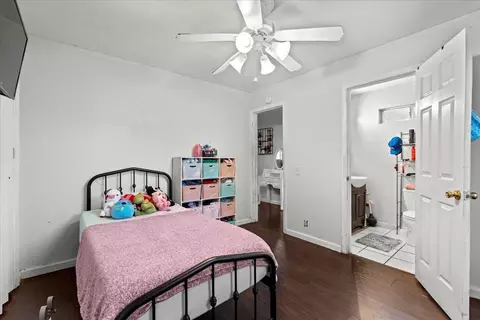 Bedroom - 617 E Placid Ln, Modesto, CA 95351 photo 4 of 4