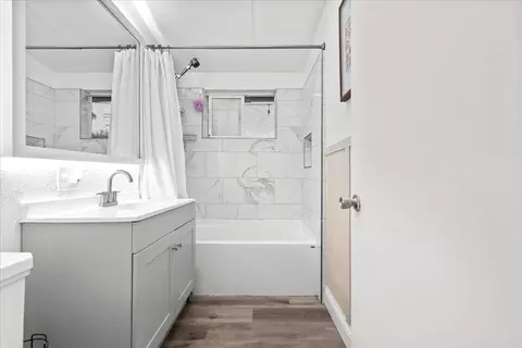 Bath - 617 E Placid Ln, Modesto, CA 95351 photo 1 of 2