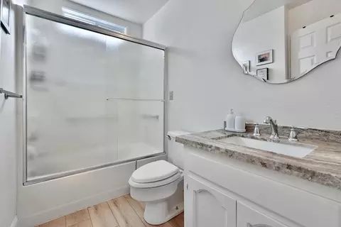 Bath - 21083 Crystal Falls Dr, Sonora, CA 95370 photo 1 of 2