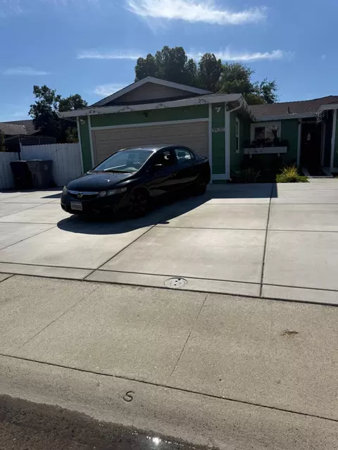 3930 Shining Star Dr, Sacramento, CA 95823