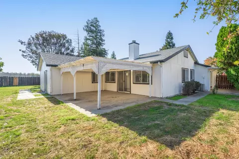 Exterior - 576 Moray Way, Patterson, CA 95363 photo 4 of 6