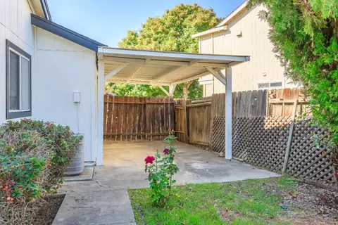 Exterior - 576 Moray Way, Patterson, CA 95363 photo 3 of 6