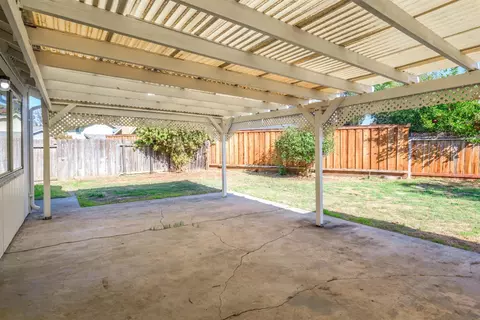 Exterior - 576 Moray Way, Patterson, CA 95363 photo 2 of 6