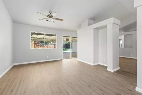 Living - 576 Moray Way, Patterson, CA 95363 photo 4 of 5