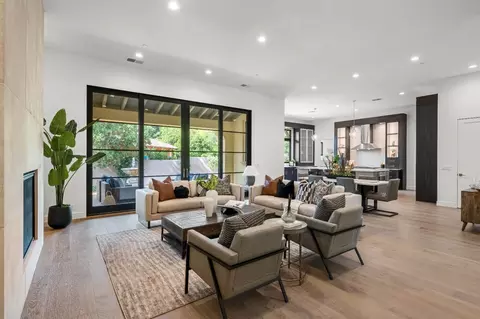741 Estates Dr, Sacramento, CA 95864