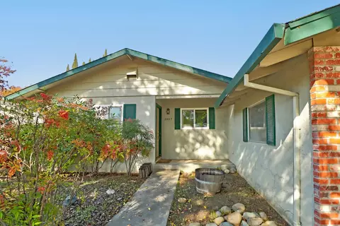 Exterior - 2507 Lafayette Dr, Davis, CA 95618 photo 2 of 12
