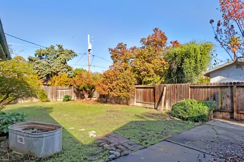 Exterior - 2507 Lafayette Dr, Davis, CA 95618 photo 5 of 12