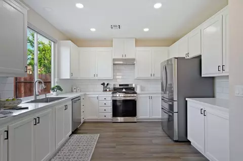 Kitchen - 811 Tulare Dr, Tracy, CA 95304 photo 3 of 4