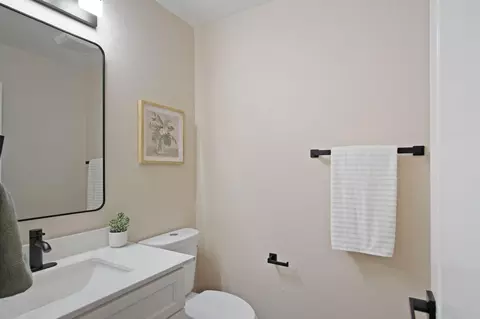 Bath - 811 Tulare Dr, Tracy, CA 95304 photo 4 of 4