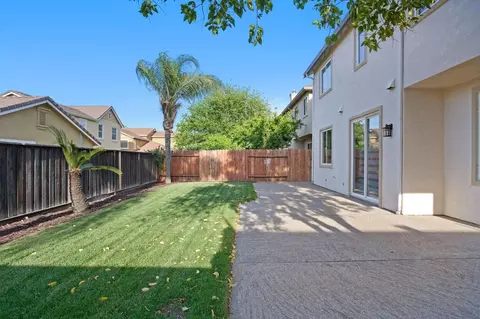 Exterior - 811 Tulare Dr, Tracy, CA 95304 photo 3 of 4