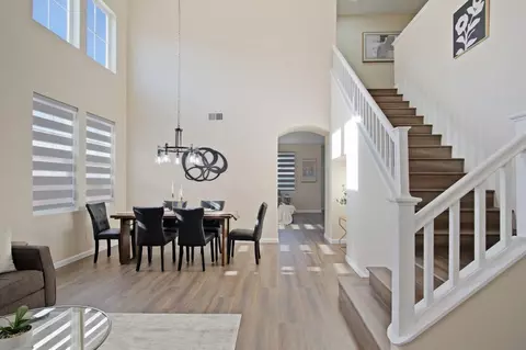 Entry Way - 811 Tulare Dr, Tracy, CA 95304 photo 2 of 3
