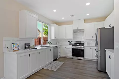 Kitchen - 811 Tulare Dr, Tracy, CA 95304 photo 2 of 4