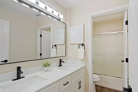 Bath - 811 Tulare Dr, Tracy, CA 95304 photo 1 of 4