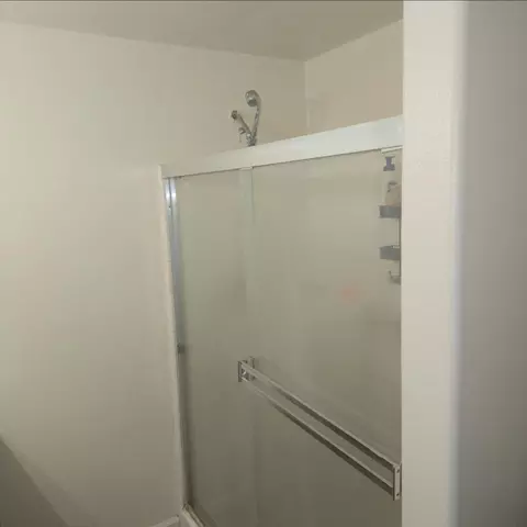 Bath - 1112 Lassen Ave, Modesto, CA 95358 photo 2 of 2
