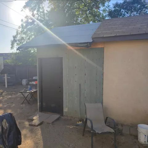 Exterior - 1112 Lassen Ave, Modesto, CA 95358 photo 4 of 7