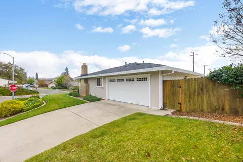 Exterior - 6420 Saint James Dr, Carmichael, CA 95608 photo 9 of 13