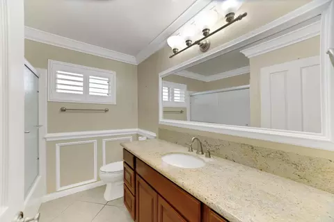 Bath - 6420 Saint James Dr, Carmichael, CA 95608 photo 1 of 3