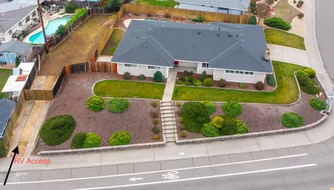 View/Area - 6420 Saint James Dr, Carmichael, CA 95608 photo 2 of 4