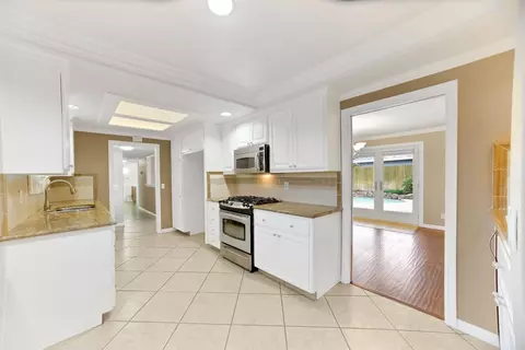Entry Way - 6420 Saint James Dr, Carmichael, CA 95608 photo 1 of 3