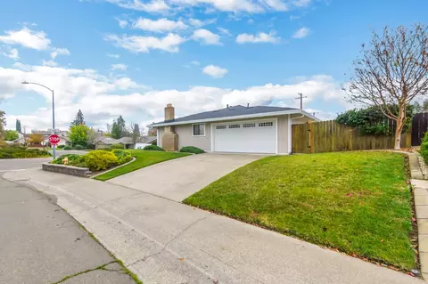Exterior - 6420 Saint James Dr, Carmichael, CA 95608 photo 11 of 13