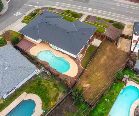 View/Area - 6420 Saint James Dr, Carmichael, CA 95608 photo 3 of 4