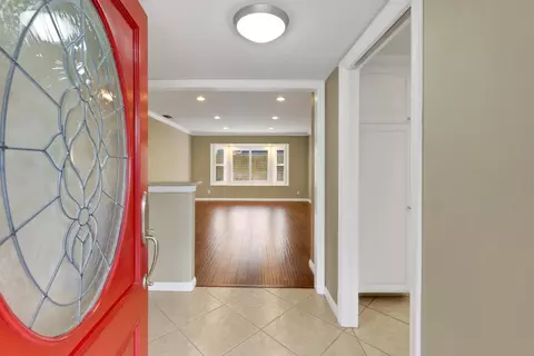 Entry Way - 6420 Saint James Dr, Carmichael, CA 95608 photo 2 of 3
