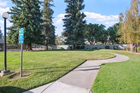 580 Pirinen Ln #E, Modesto, CA 95354 photo 4