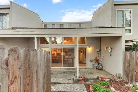 Exterior - 3215 Bermuda Ave #3, Davis, CA 95616 photo 6 of 10