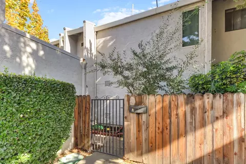 Exterior - 3215 Bermuda Ave #3, Davis, CA 95616 photo 1 of 10