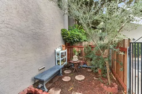 Exterior - 3215 Bermuda Ave #3, Davis, CA 95616 photo 7 of 10