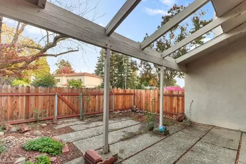 Exterior - 3215 Bermuda Ave #3, Davis, CA 95616 photo 2 of 10