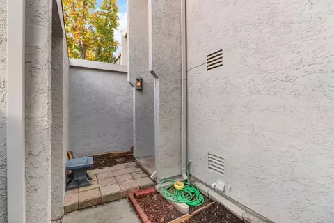 Exterior - 3215 Bermuda Ave #3, Davis, CA 95616 photo 8 of 10
