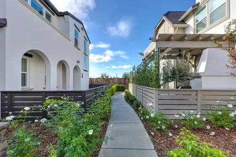 2364 Wanser Walk, Sacramento, CA 95818