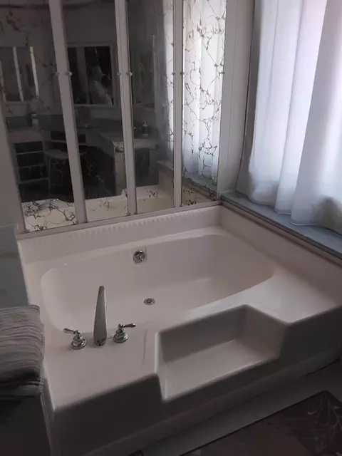 Bath - 3905 Pali Pl #107, Modesto, CA 95355 photo 1 of 8