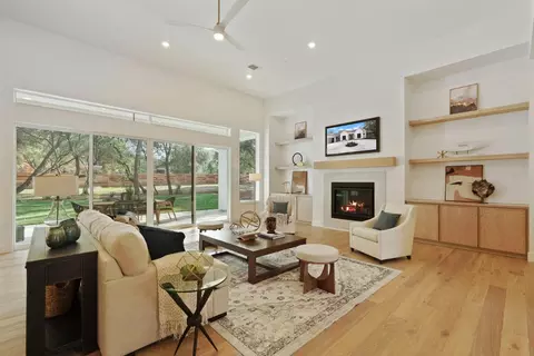 Living - 4177 Laird Rd, Loomis, CA 95650 photo 2 of 3