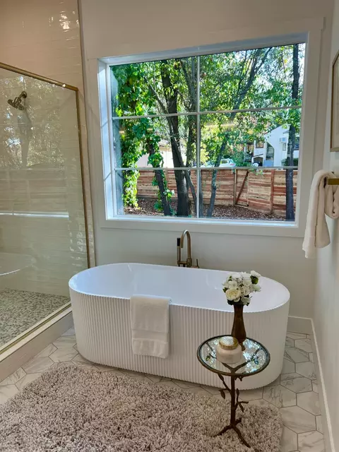 Bath - 4177 Laird Rd, Loomis, CA 95650 photo 9 of 9