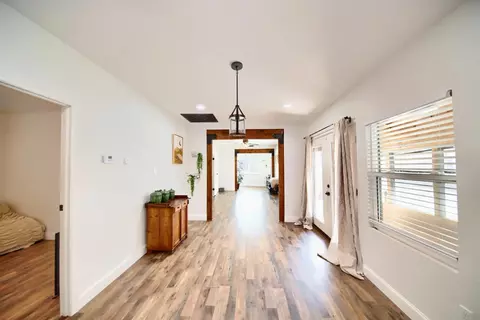Entry Way - 131 5th St, Gustine, CA 95322 photo 10 of 15