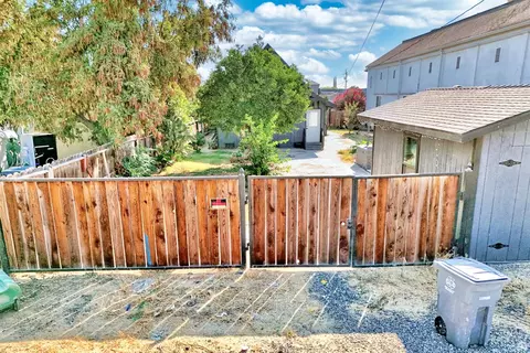 Exterior - 131 5th St, Gustine, CA 95322 photo 16 of 28