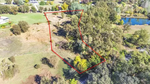 10185 Valley Dr, Rough And Ready, CA 95975