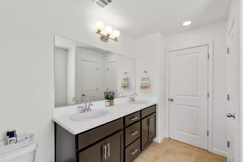 Entry Way - 165 Sullivan Dr, Merced, CA 95348 photo 4 of 4