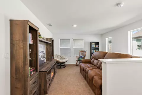 Entry Way - 165 Sullivan Dr, Merced, CA 95348 photo 3 of 4
