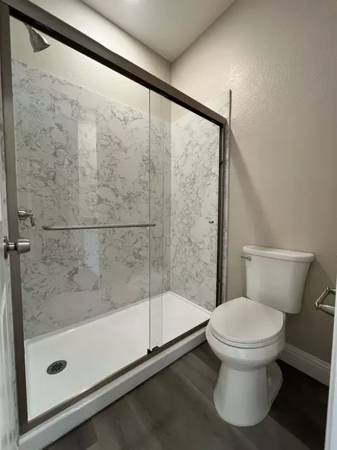 Bath - 715 Cambridge Ct, Tracy, CA 95377 photo 2 of 4