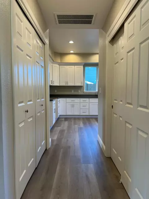 Entry Way - 715 Cambridge Ct, Tracy, CA 95377 photo 2 of 2