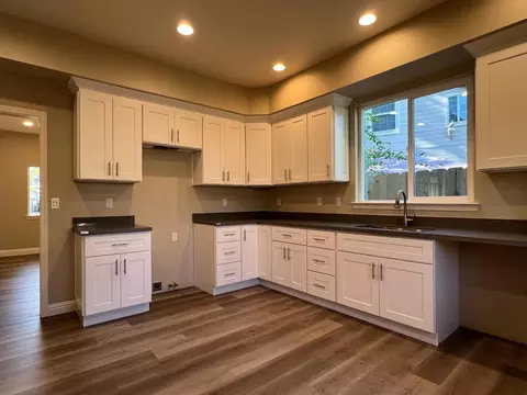 Kitchen - 715 Cambridge Ct, Tracy, CA 95377 photo 2 of 2