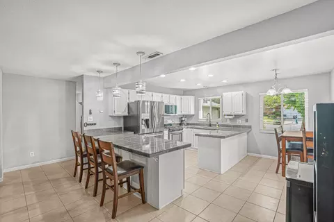 Kitchen - 5621 Sapunor Way, Carmichael, CA 95608 photo 2 of 4