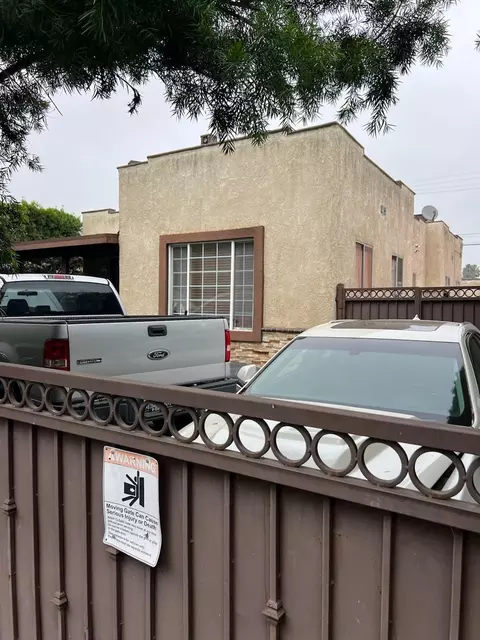541 W 104th St, Los Angeles, CA 90044