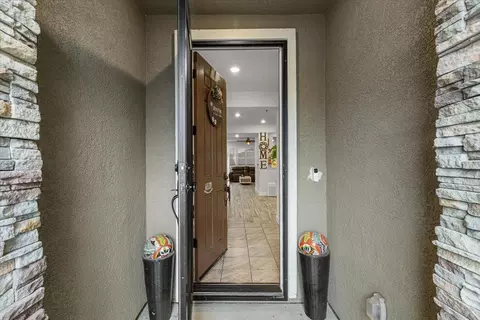 Entry Way - 2147 Saffron Dr, Manteca, CA 95337 photo 1 of 15