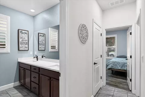 Entry Way - 2147 Saffron Dr, Manteca, CA 95337 photo 15 of 15