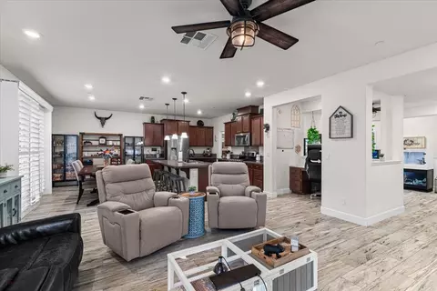 Entry Way - 2147 Saffron Dr, Manteca, CA 95337 photo 6 of 15